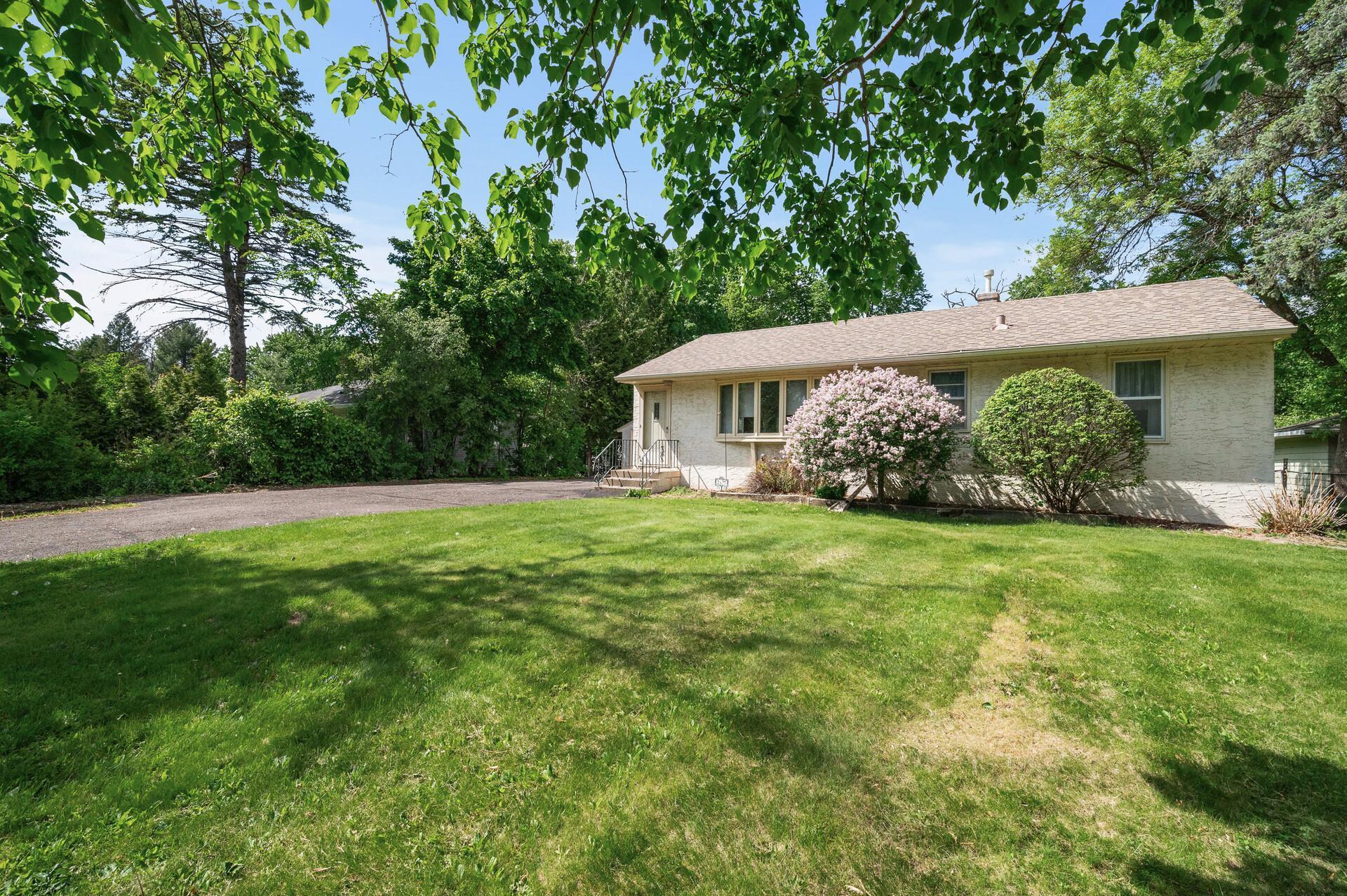 2577 Mayer Lane E
