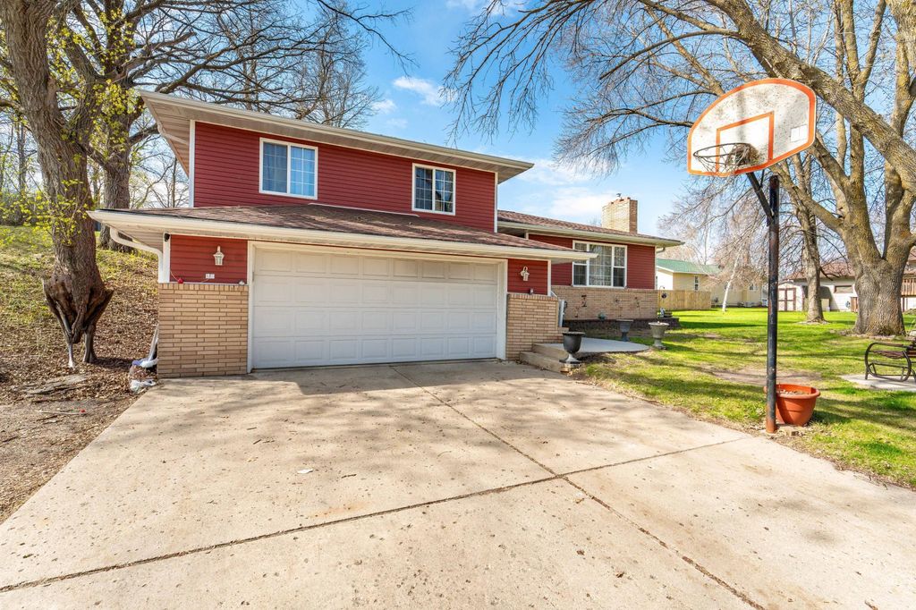 Photo of 713 7th Avenue Circle SE, Pelican Rapids, MN 56572 (MLS # 7071182)