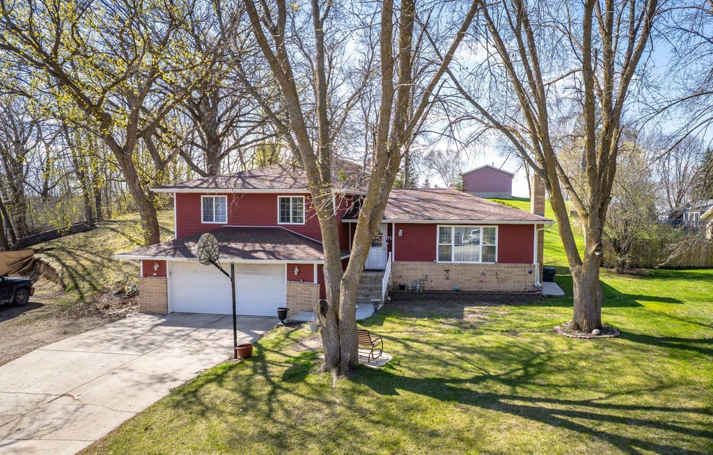 Photo of 713 7th Avenue Circle SE, Pelican Rapids, MN 56572 (MLS # 7071182)