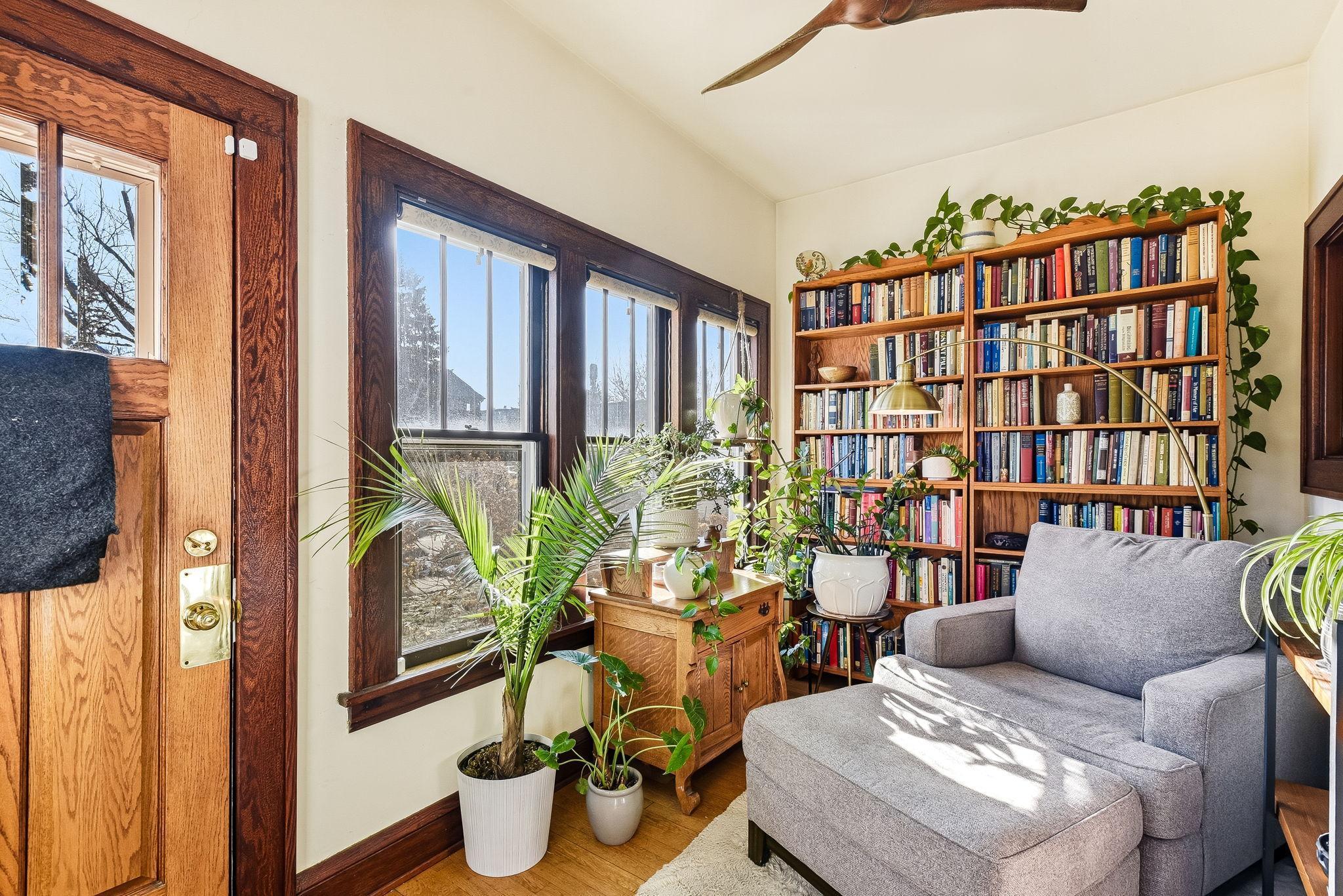 3014 Hayes Street NE