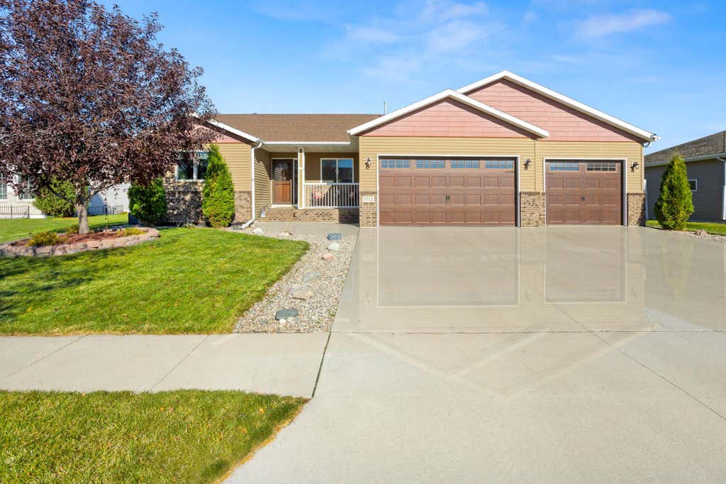 Photo of 3712 11th Avenue S, Moorhead, MN 56560 (MLS # 7104305)