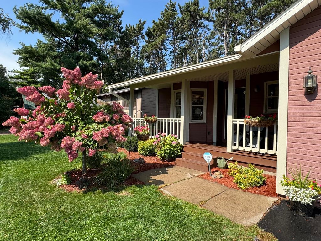 Photo of 7050 43rd Street N, Oakdale, MN 55128 (MLS # 7031732)