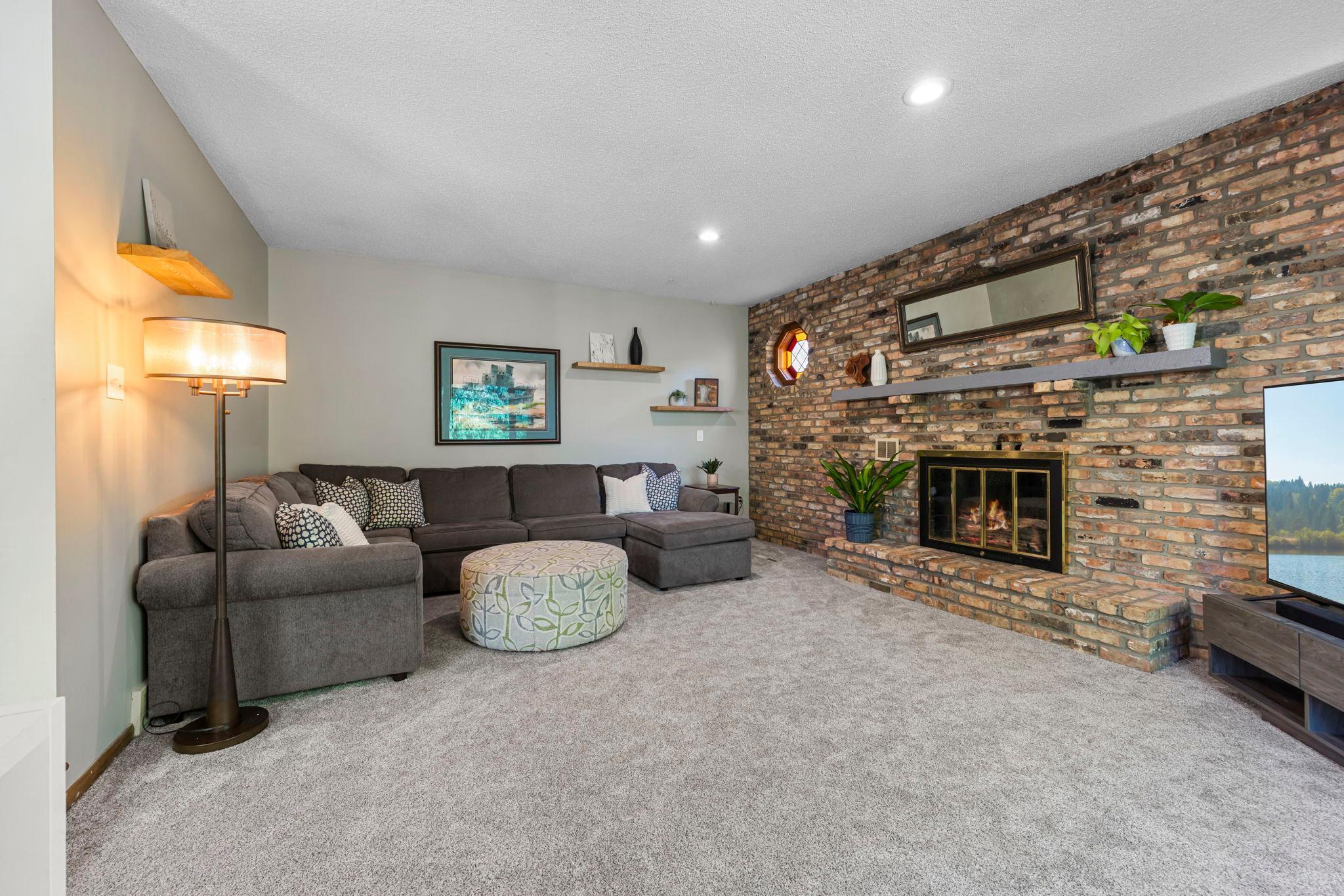 4444 Victoria Street N