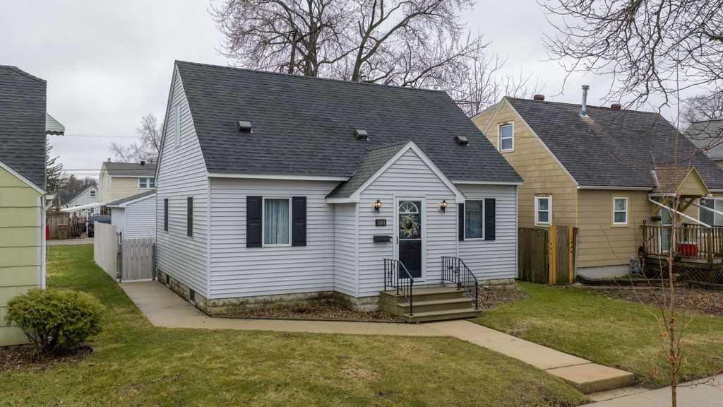 Photo of 1001 8th Avenue SW, Austin, MN 55912 (MLS # 7045856)