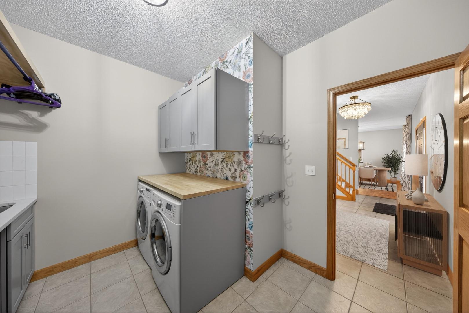 968 Southern View Lane SW