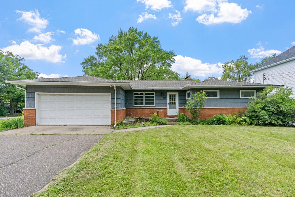Photo of 15 Pineview Lane N, Plymouth, MN 55441 (MLS # 7088895)