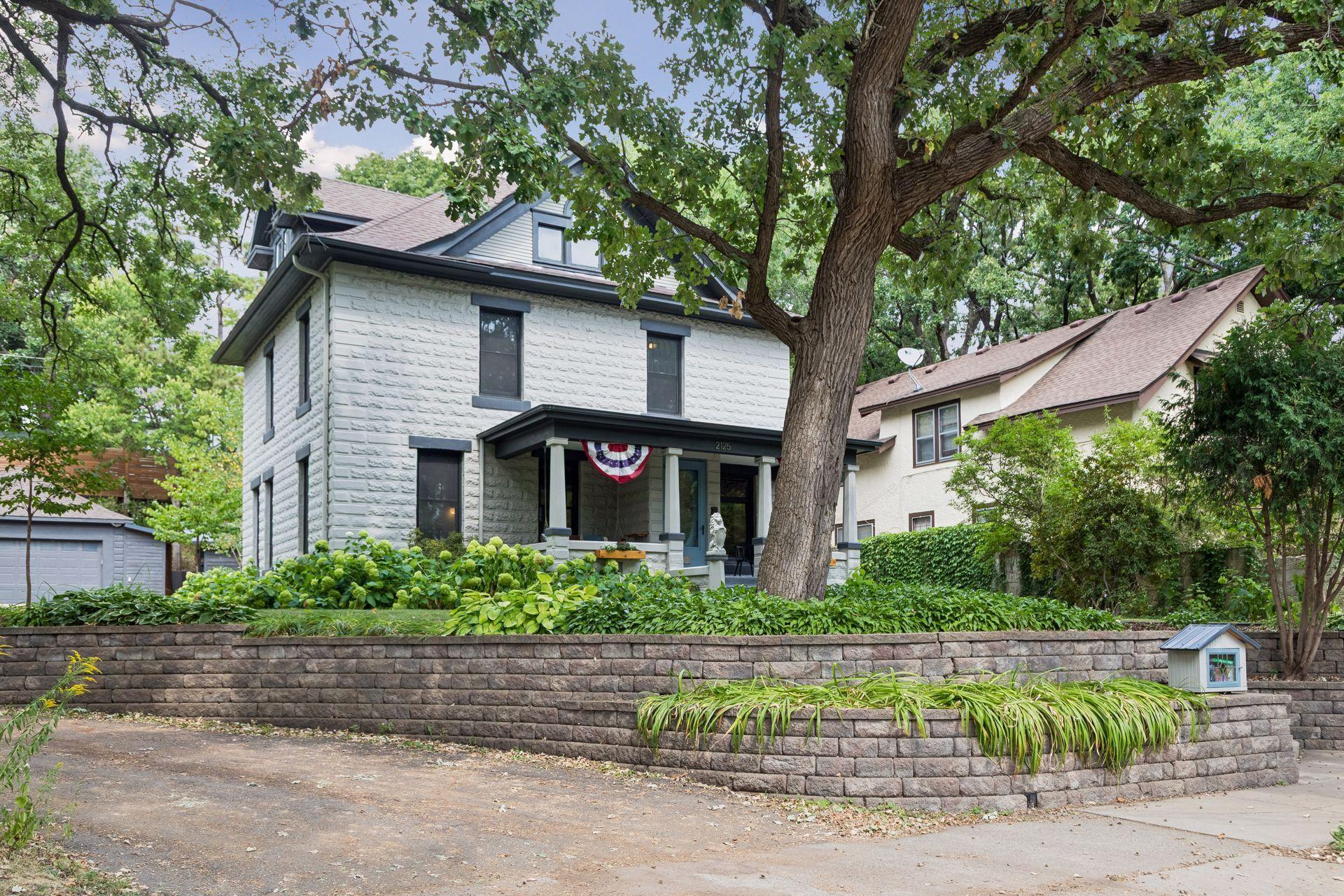 2125 Scudder Street