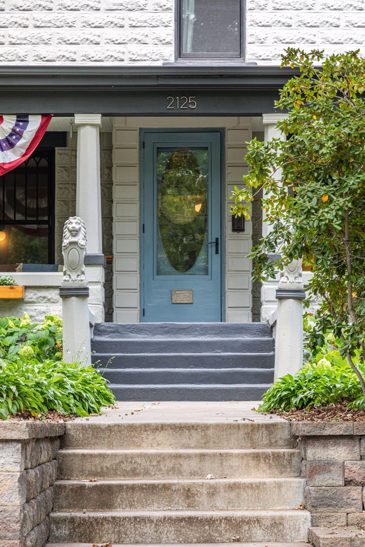 2125 Scudder Street