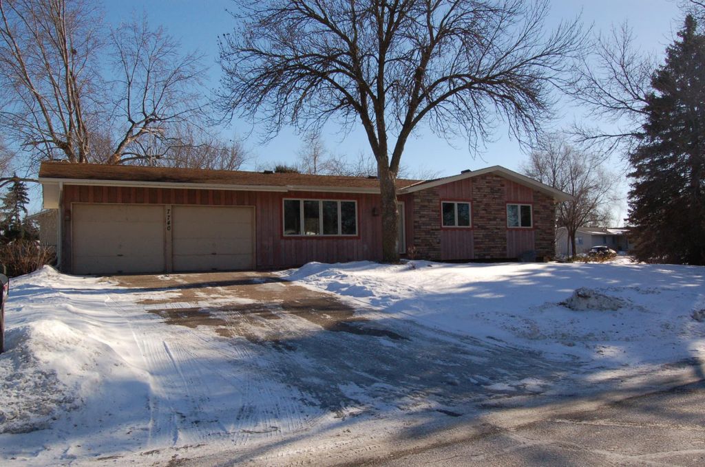 Photo of 7740 Hampshire Avenue N, Brooklyn Park, MN 55445 (MLS # 7014100)