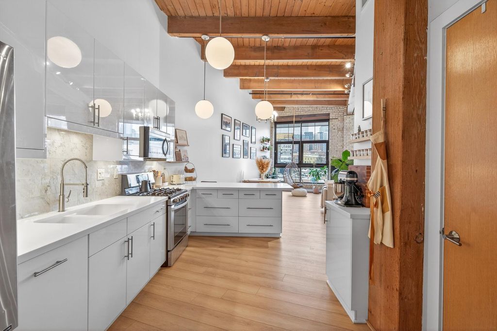 Photo of 404 Washington Avenue N #205, Minneapolis, MN 55401 (MLS # 7001111)