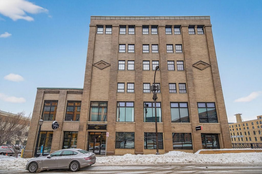 Photo of 404 Washington Avenue N #205, Minneapolis, MN 55401 (MLS # 7001111)