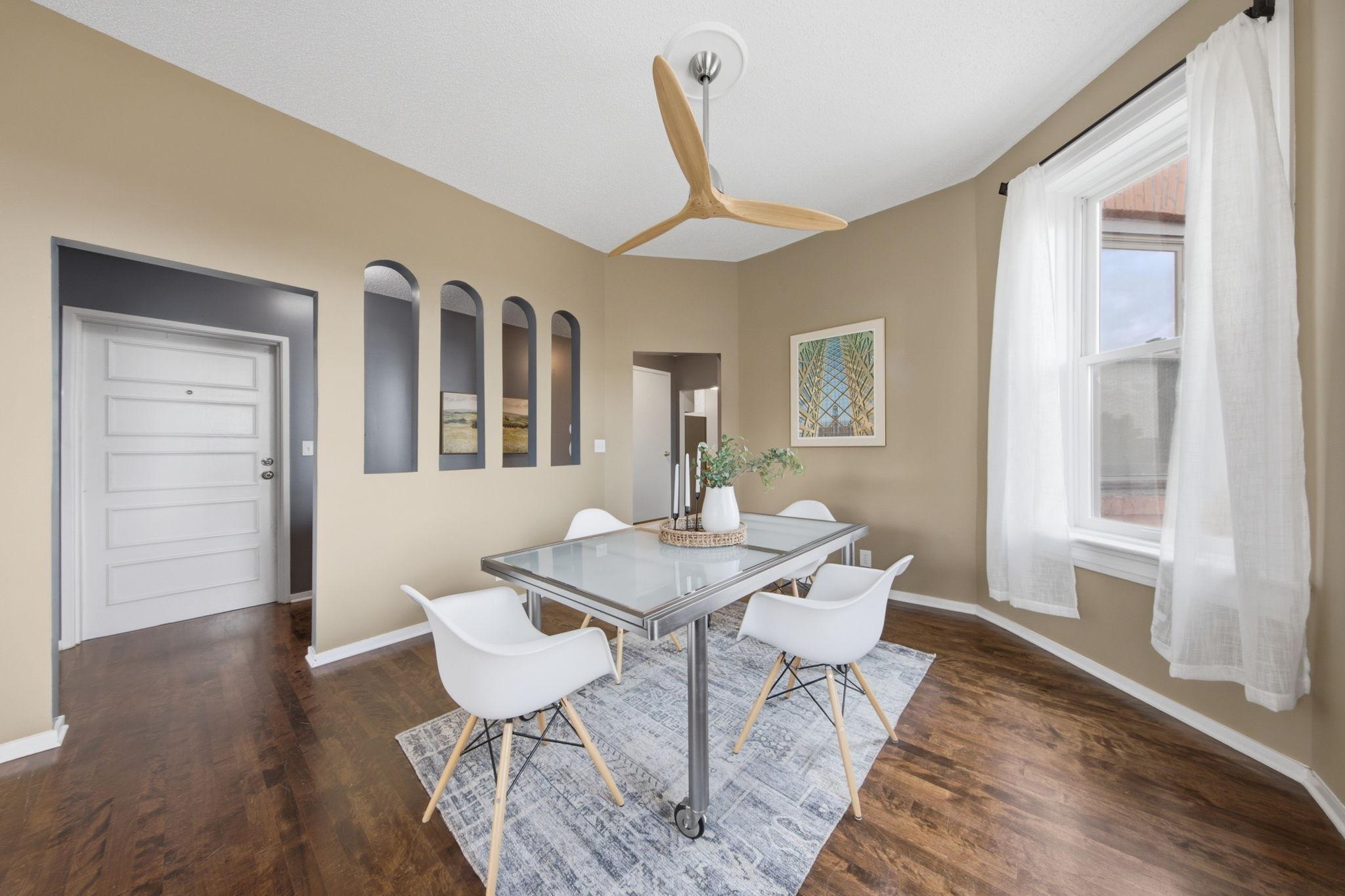 168 College Avenue W 2