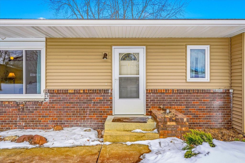 Photo of 1924 Pleasant Avenue, Saint Cloud, MN 56303 (MLS # 7002021)