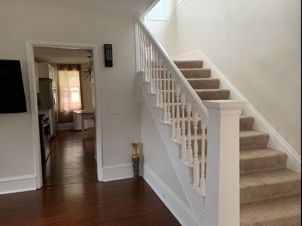 Photo of 2818 Dupont Avenue N, Minneapolis, MN 55411 (MLS # 7003854)