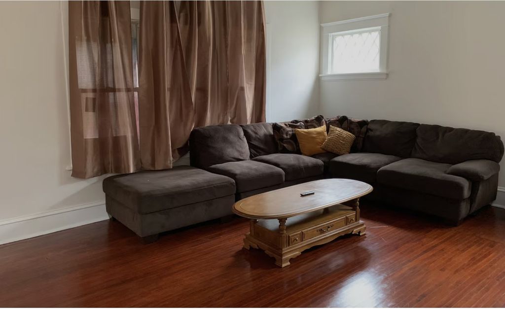 Photo of 2818 Dupont Avenue N, Minneapolis, MN 55411 (MLS # 7003854)