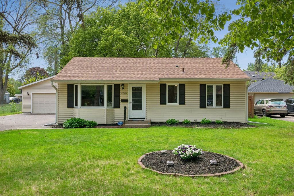 Photo of 7226 Chicago Avenue, Richfield, MN 55423 (MLS # 7078283)
