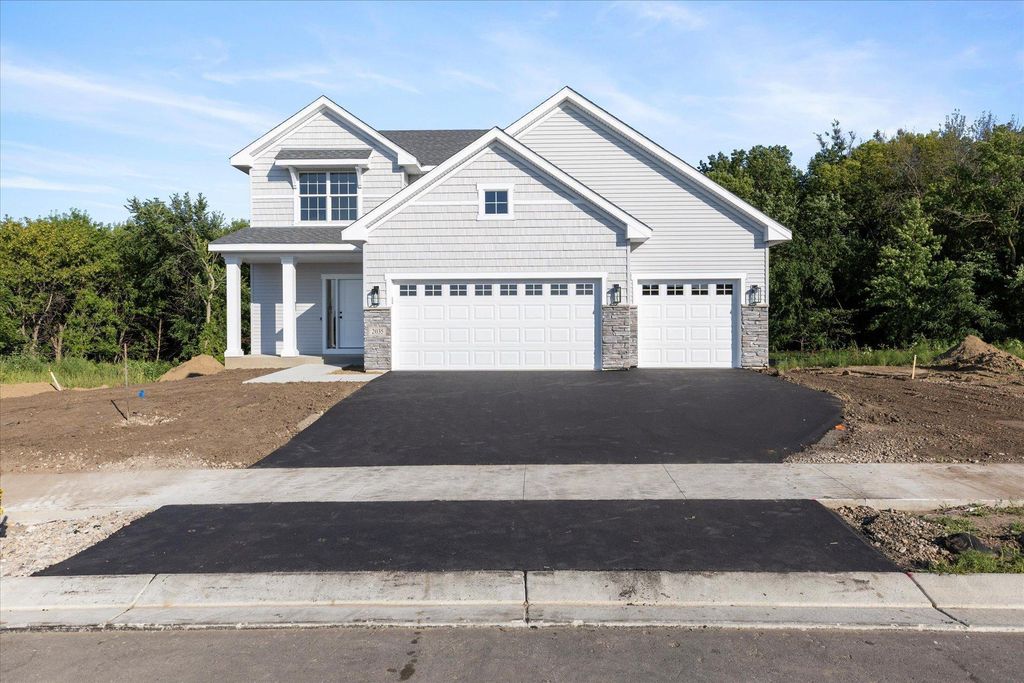 Photo of 2065 Lusitano Street, Shakopee, MN 55379 (MLS # 6726763)