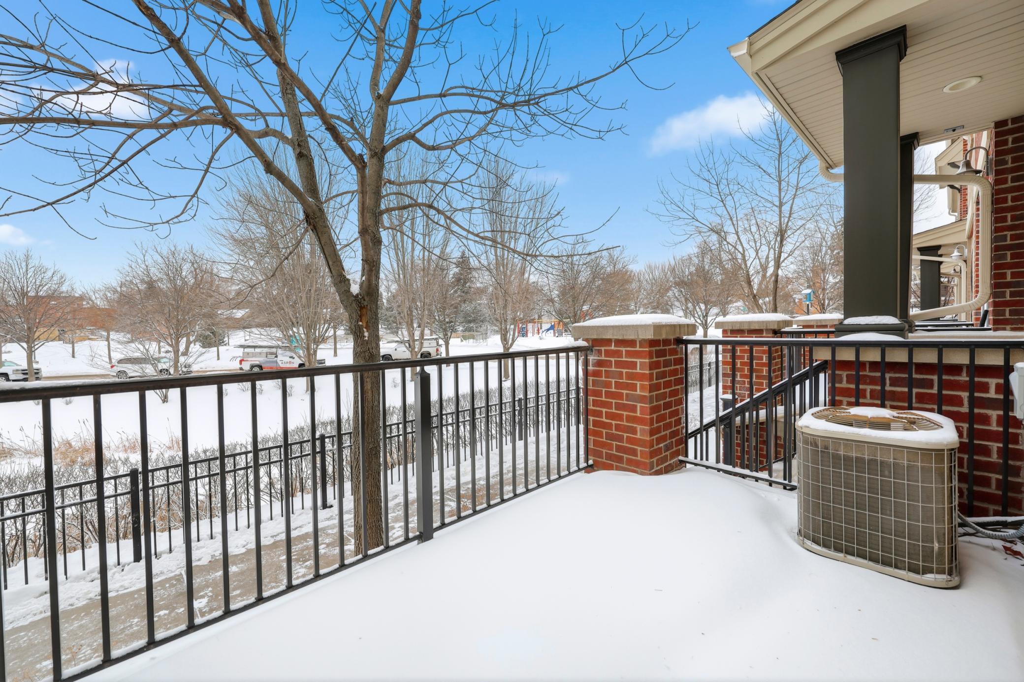 5900 Oxford Street 3