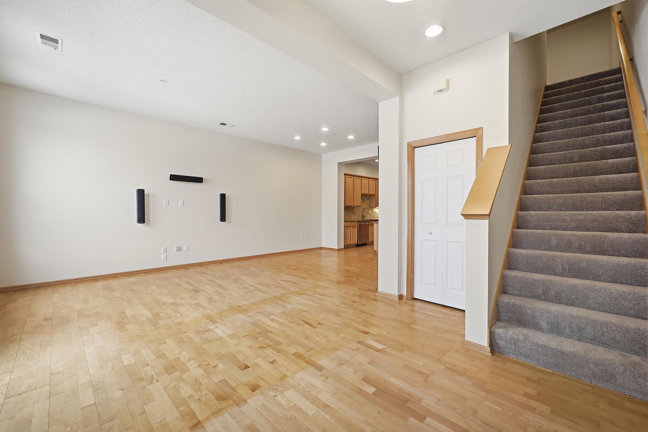 5900 Oxford Street 3