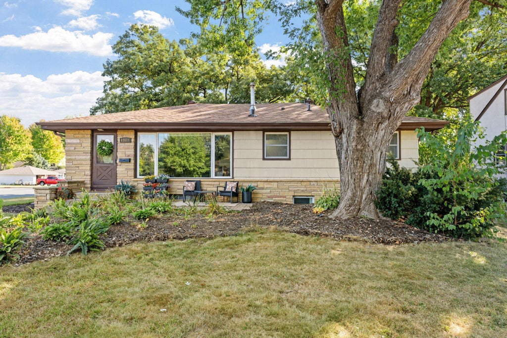 Photo of 12611 Monterey Avenue S, Savage, MN 55378 (MLS # 7126110)