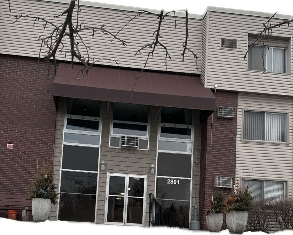 Photo of 2801 Flag Avenue N #102, New Hope, MN 55427 (MLS # 7018292)