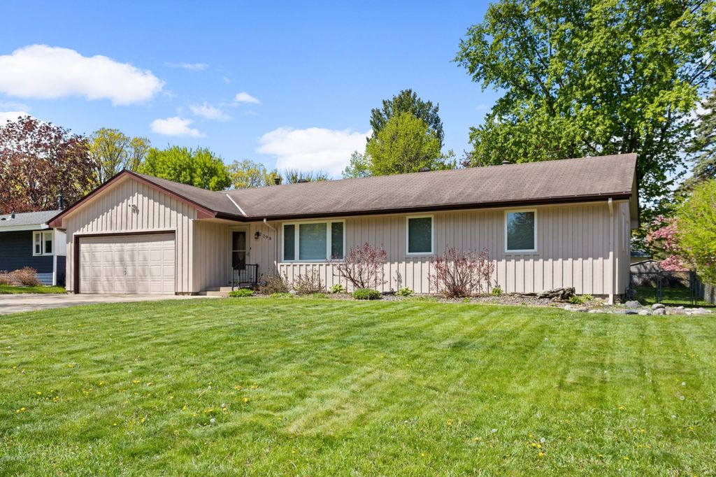 Photo of 2298 Pleasant View Drive, New Brighton, MN 55112 (MLS # 7073791)