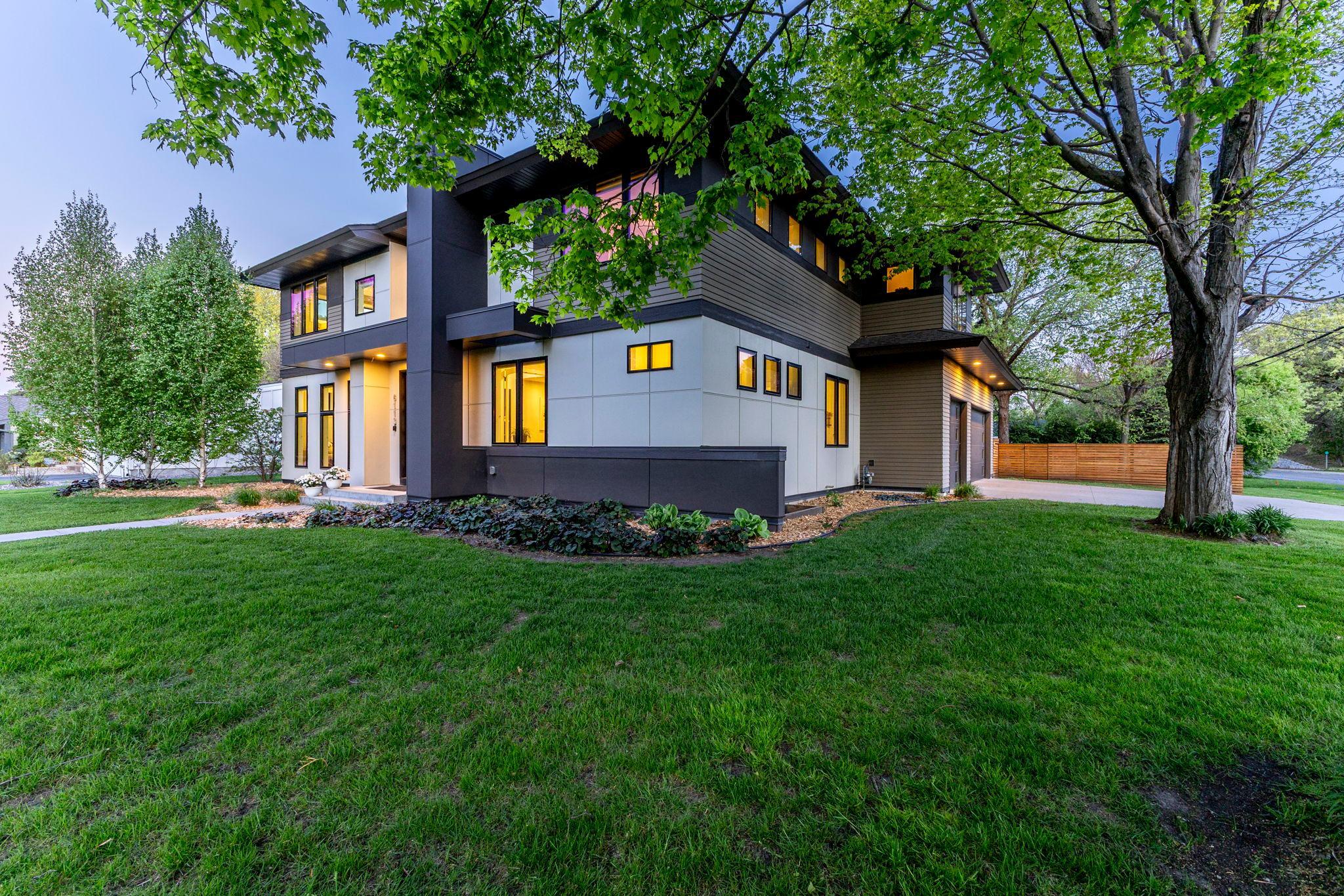 6113 Jeffrey Lane