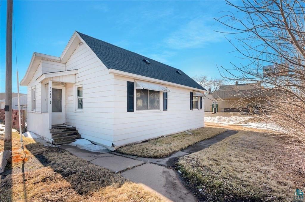 Photo of 3914 Grand Avenue, Duluth, MN 55807 (MLS # 7038102)