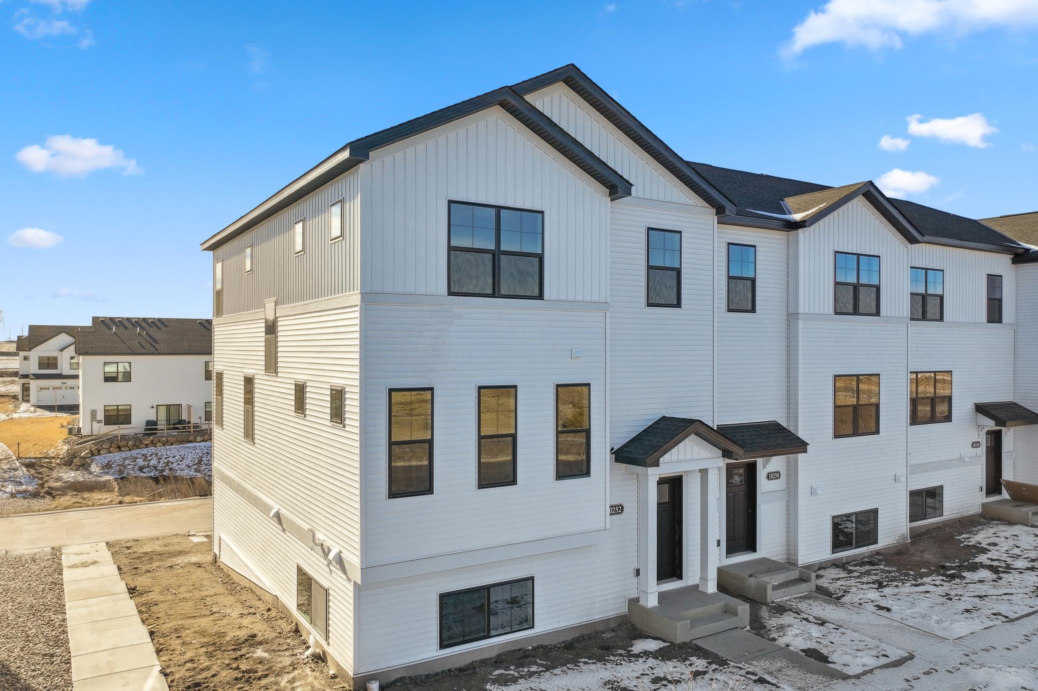 10381 Birchwood Circle