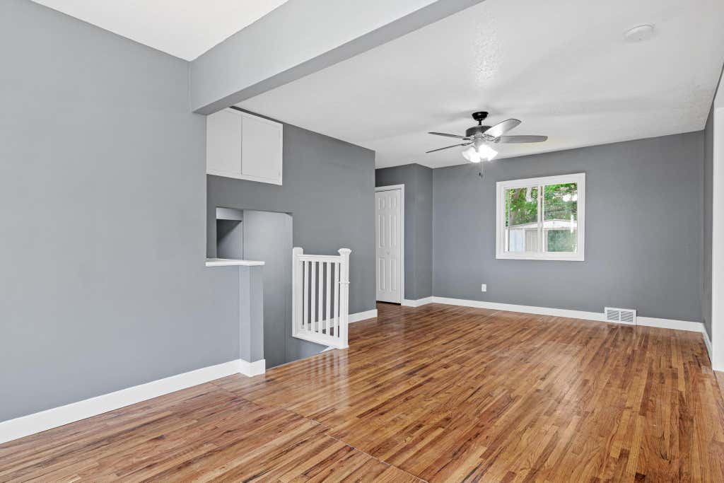 Photo of 820 Point Douglas Road S, Saint Paul, MN 55119 (MLS # 7076125)