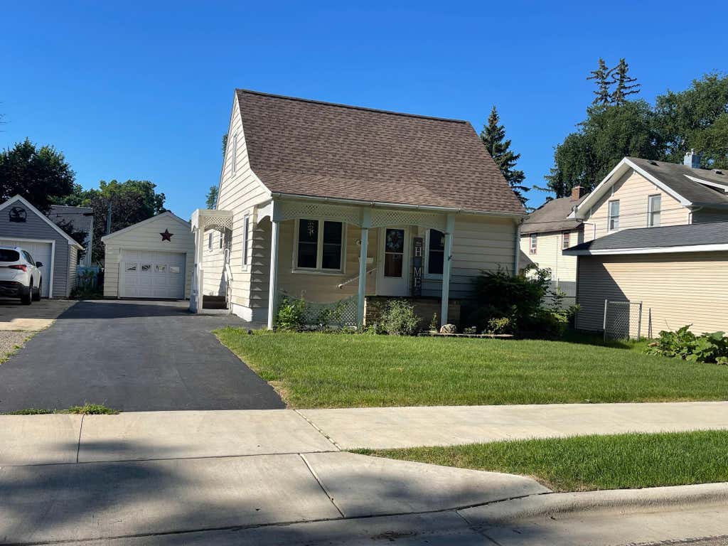 Photo of 415 10th Avenue SW, Austin, MN 55912 (MLS # 7109838)