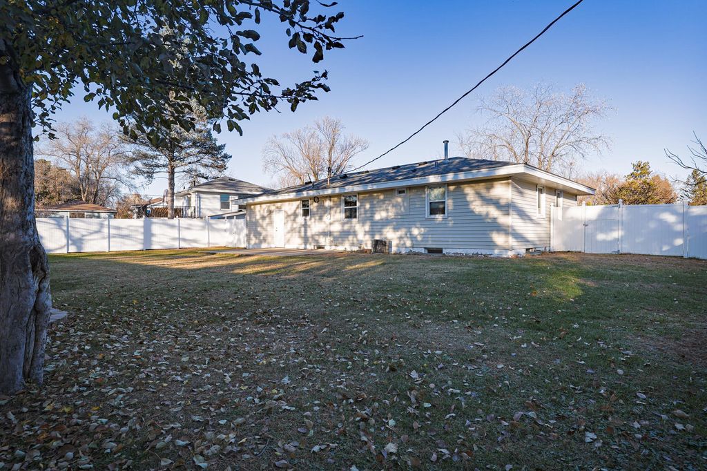 Photo of 8556 Rich Avenue S, Bloomington, MN 55437 (MLS # 7009433)