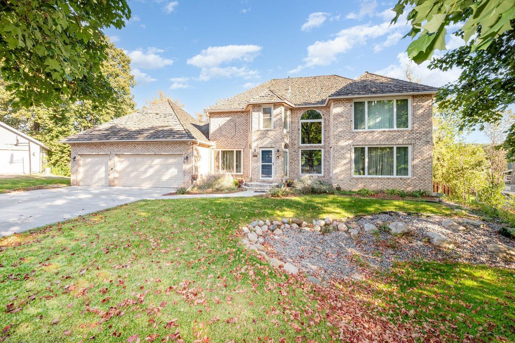 Photo of 8973 Knoble Court, Eden Prairie, MN 55347 (MLS # 7038406)