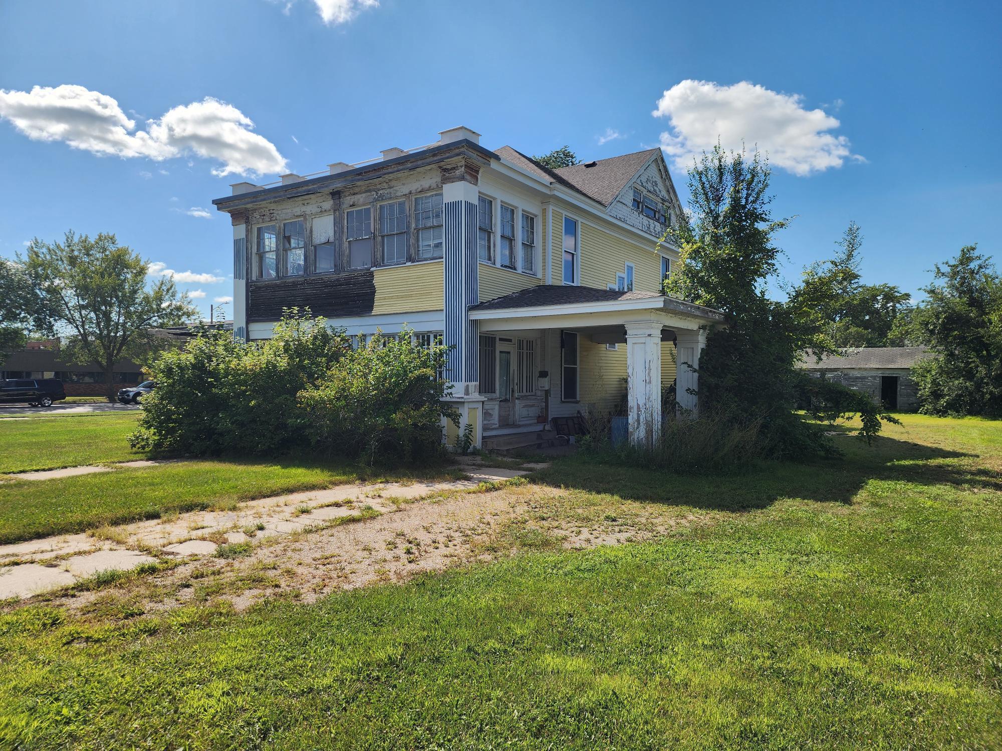 219 2nd Street SW