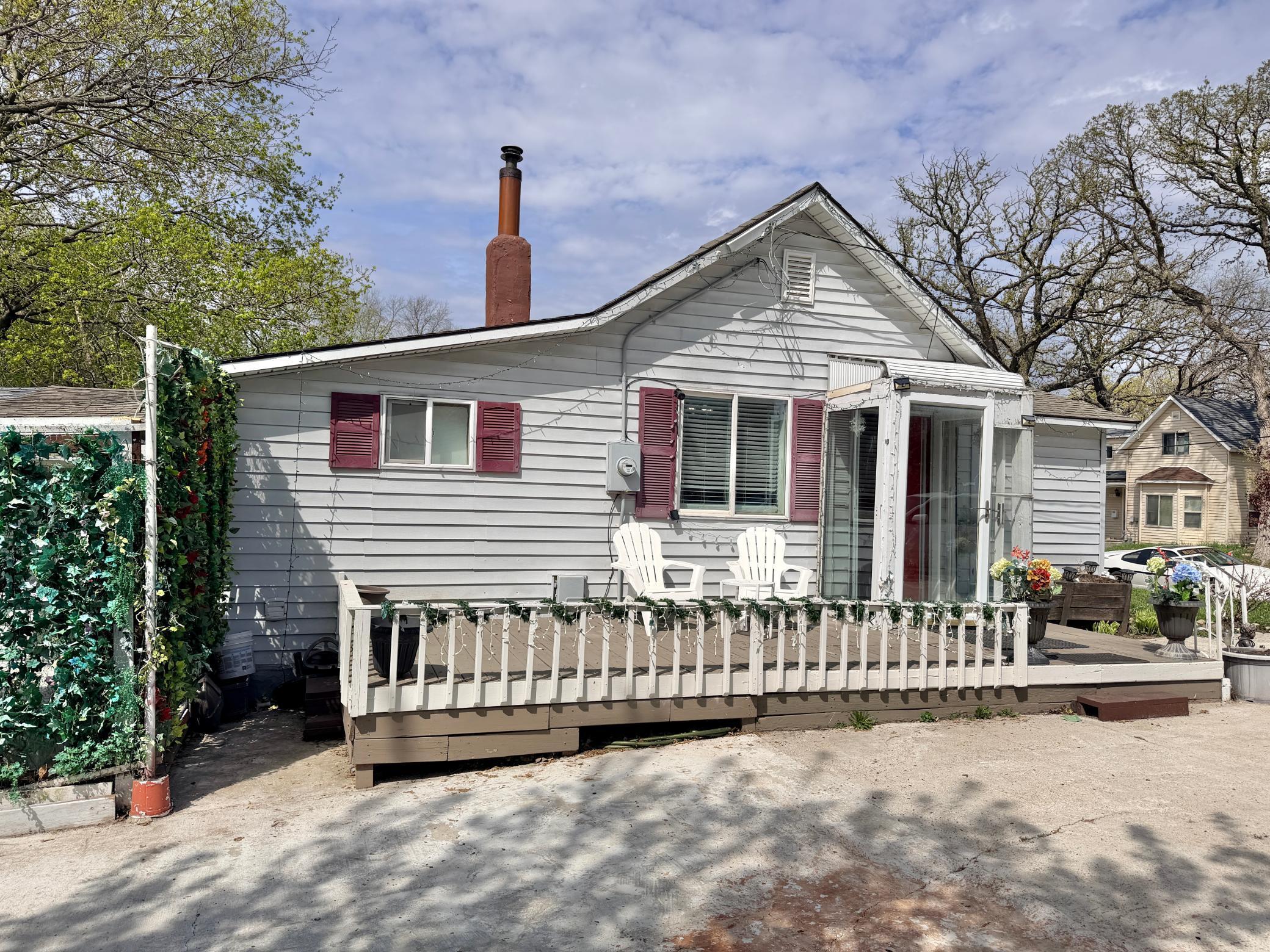 1023 Abbott Street