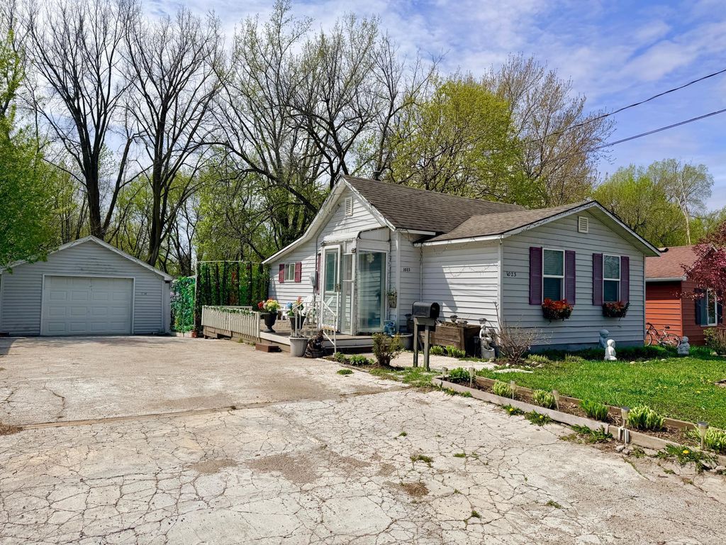 Photo of 1023 Abbott Street, Albert Lea, MN 56007 (MLS # 7062254)