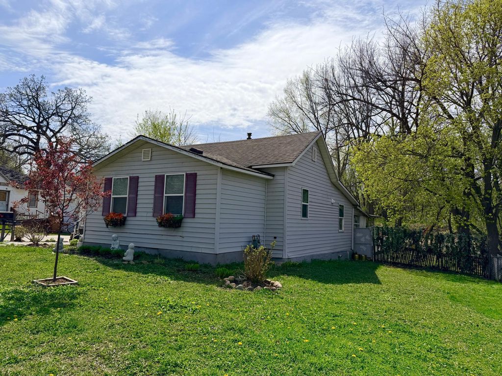 Photo of 1023 Abbott Street, Albert Lea, MN 56007 (MLS # 7062254)