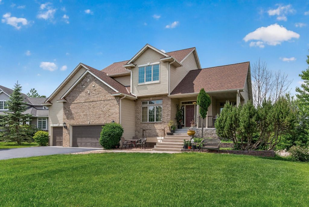 Photo of 1511 Oakview Court, Hugo, MN 55038 (MLS # 7095758)