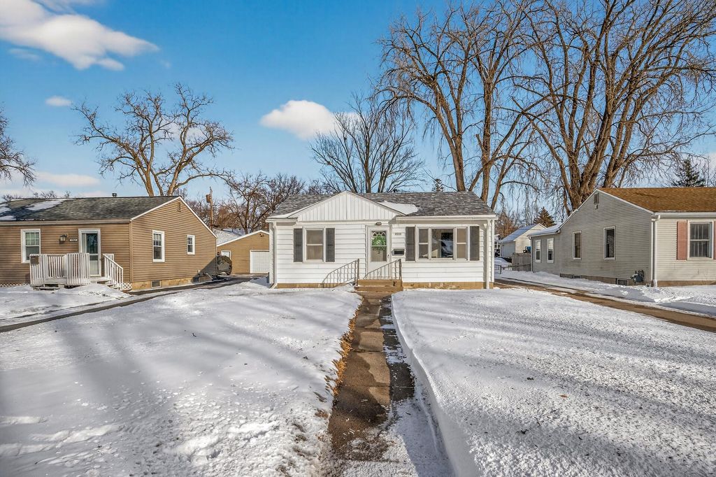 Photo of 3533 Wyoming Avenue S, Saint Louis Park, MN 55426 (MLS # 6821182)