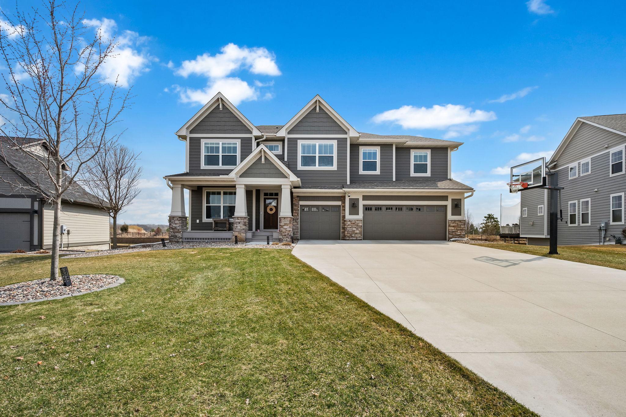 12575 Foxhill Avenue N