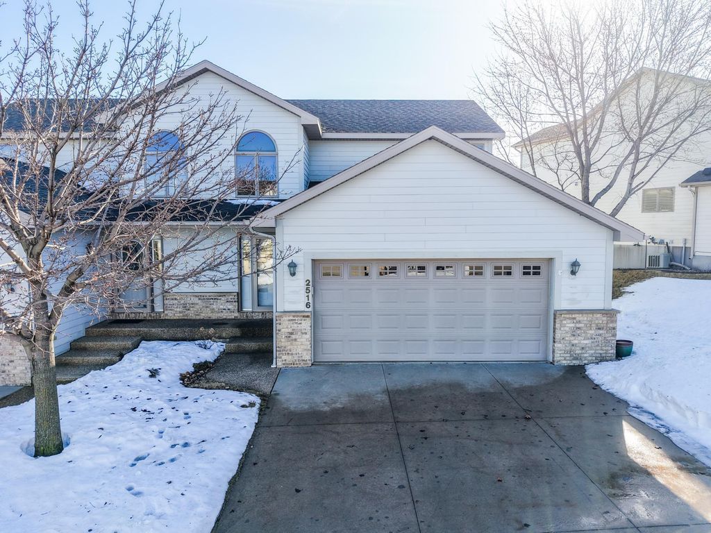 Photo of 2516 Superior Ln NW Ln, Rochester, MN 55901 (MLS # 6700254)