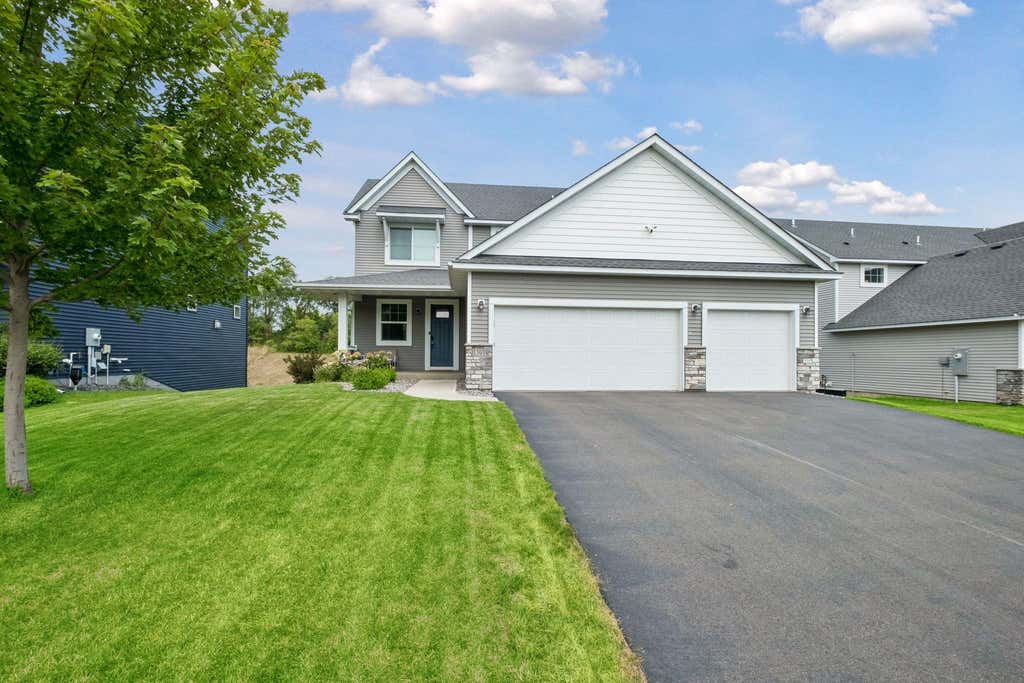 Photo of 13938 Ashford Path, Rosemount, MN 55068 (MLS # 7130219)