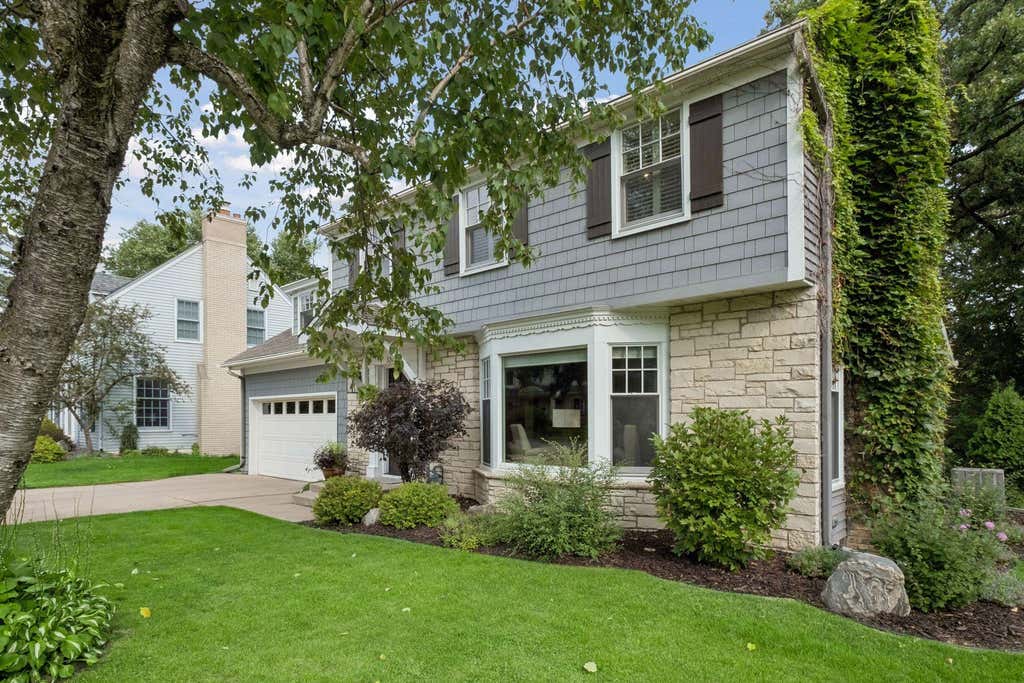 Photo of 3308 W 55th Street, Edina, MN 55410 (MLS # 7123393)