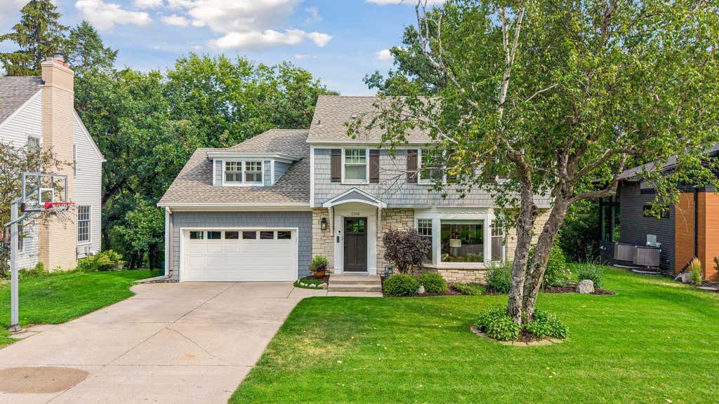 Photo of 3308 W 55th Street, Edina, MN 55410 (MLS # 7123393)