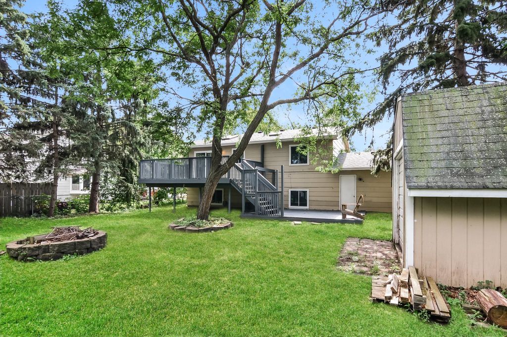 Photo of 8108 N College Park Drive, Brooklyn Park, MN 55445 (MLS # 7014611)