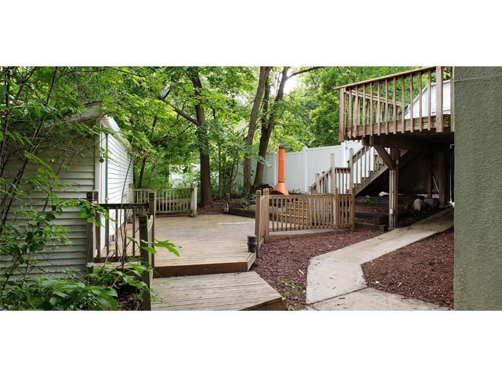 686 Lexington Parkway S