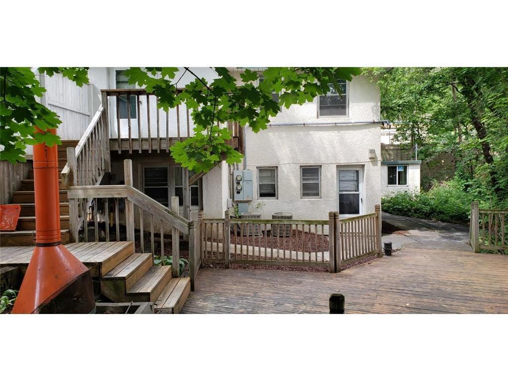 686 Lexington Parkway S