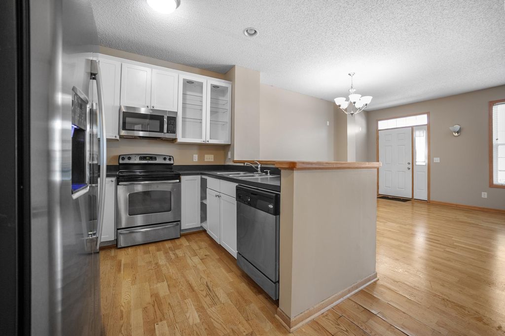 Photo of 7601 11th Street N, Oakdale, MN 55128 (MLS # 6824270)