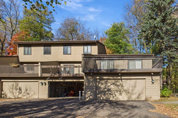 455 W EAGLE LAKE DR, MAPLE GROVE, MN 55369 - Image bc34b5dbbece55ef315e82cc90e25b8a/1360155733