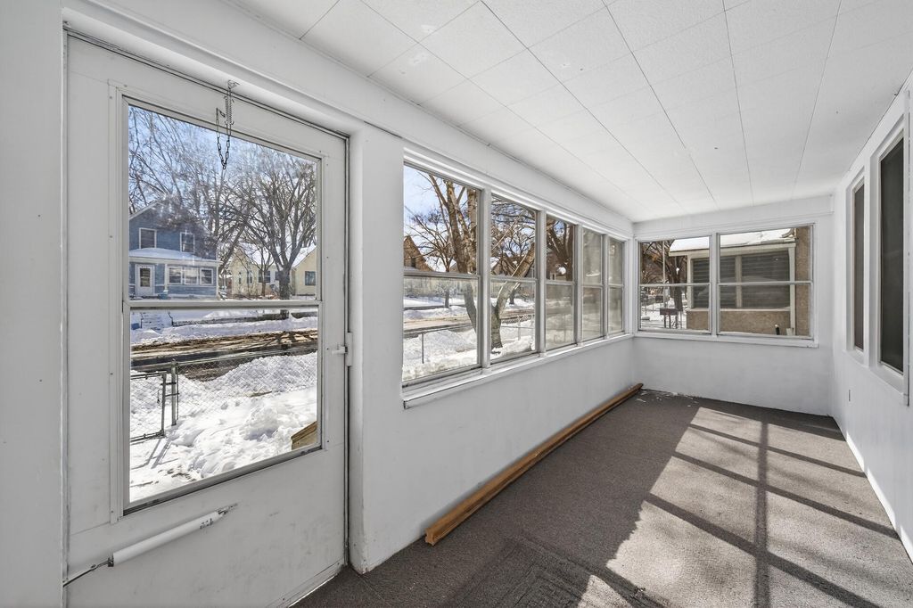 Photo of 817 Minnehaha Avenue W, Saint Paul, MN 55104 (MLS # 7038615)